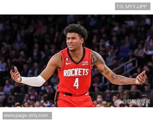 爱德华兹半场火力全开16投10中狂砍29分三分球命中率高达60