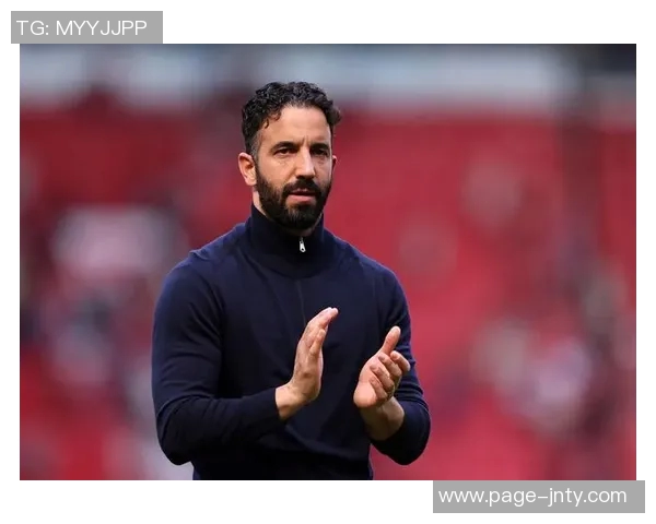 阿莫林曼联首年引发更衣室震荡三后卫战术引争议