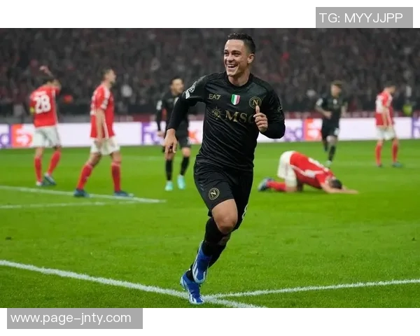 罗马总监莫雷托在米兰与拉斯帕多里经纪人洽谈转会事宜